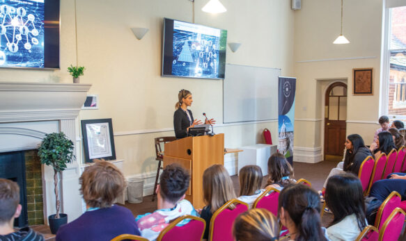 female-Guest-speaker-at-Oxford-college-summer-school