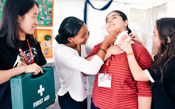 medical students practicing
