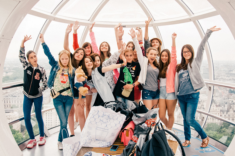 students on the london eye lowres
