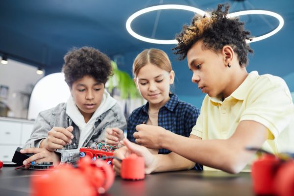 HOw to make new friends at Summer School