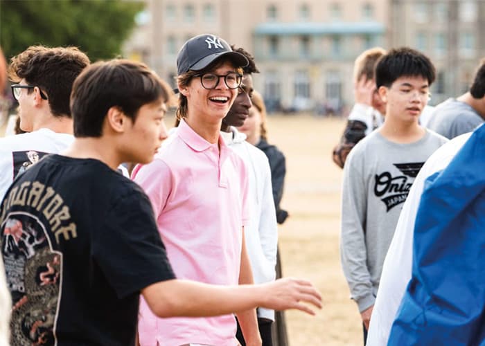 group-summer-school-students-smiling