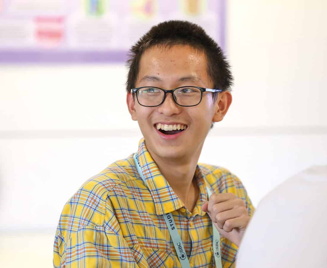 Oxford-college-medicine-student-smiling-in-lesson