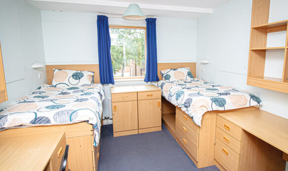 Headington-summer-school-accommodation-rooms-with-two-beds