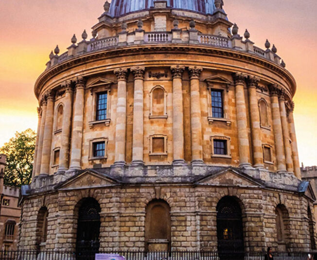 Radcliffe-building-in-summer-sbc-Oxford-college-london-summer-schools