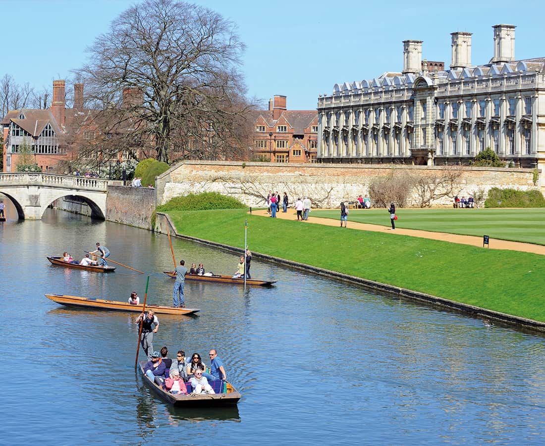 River in Cambridge with view of the universities in Cambridge College