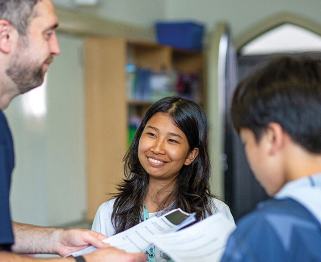 SBC-Headington-general-english-students-smiling-with-tutor