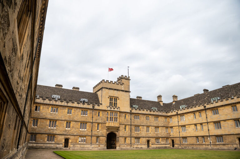 How Hard is it to Get into Oxford University? A Guide for Prospective