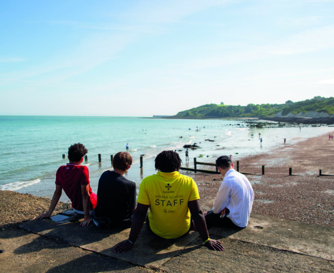 Earlscliffe Students at the Beach